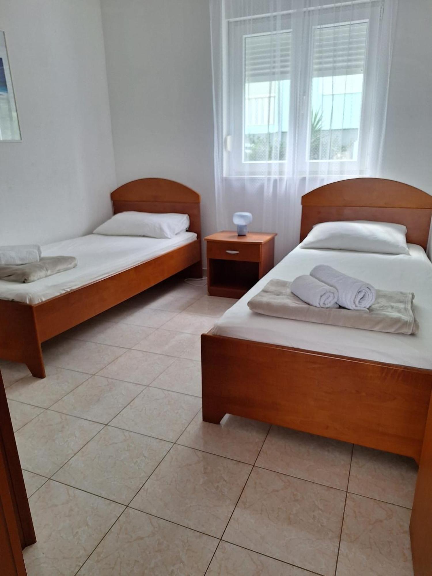 Apartman Fishers View โตรกีร์ ภายนอก รูปภาพ